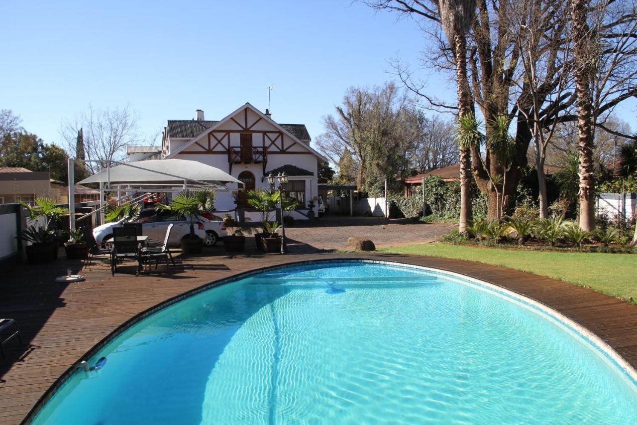 The Oak Potch Guesthouse Potchefstroom Exteriör bild