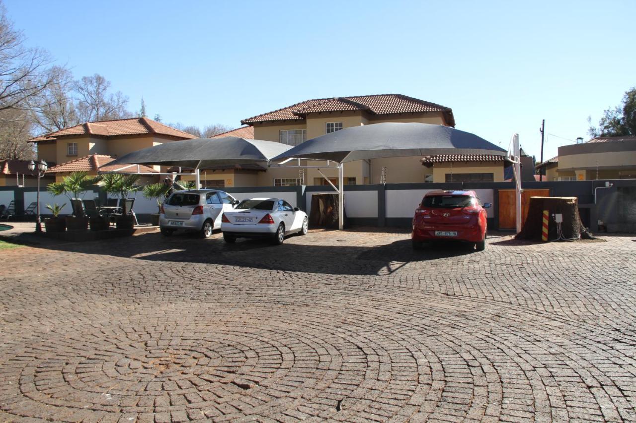 The Oak Potch Guesthouse Potchefstroom Exteriör bild