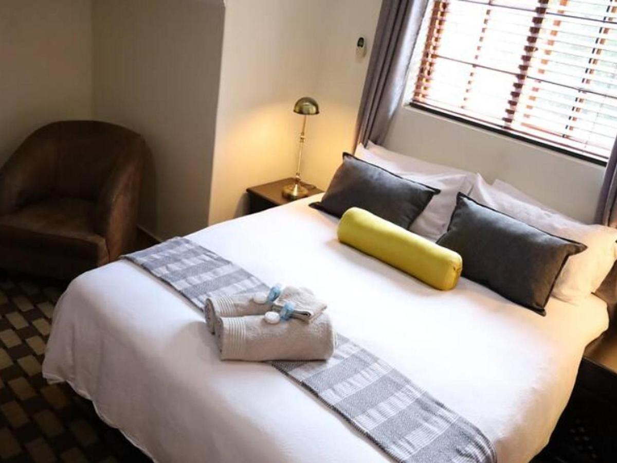 The Oak Potch Guesthouse Potchefstroom Exteriör bild