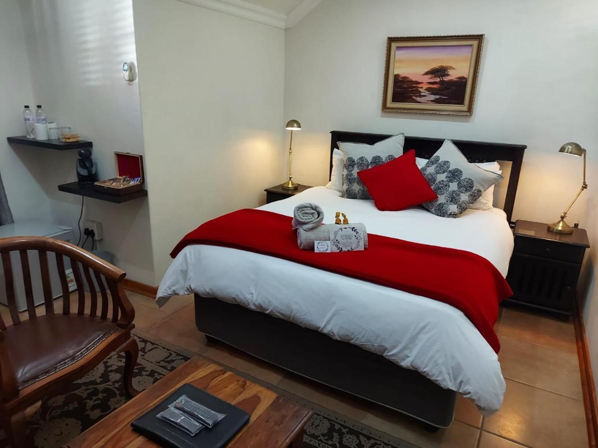 The Oak Potch Guesthouse Potchefstroom Exteriör bild