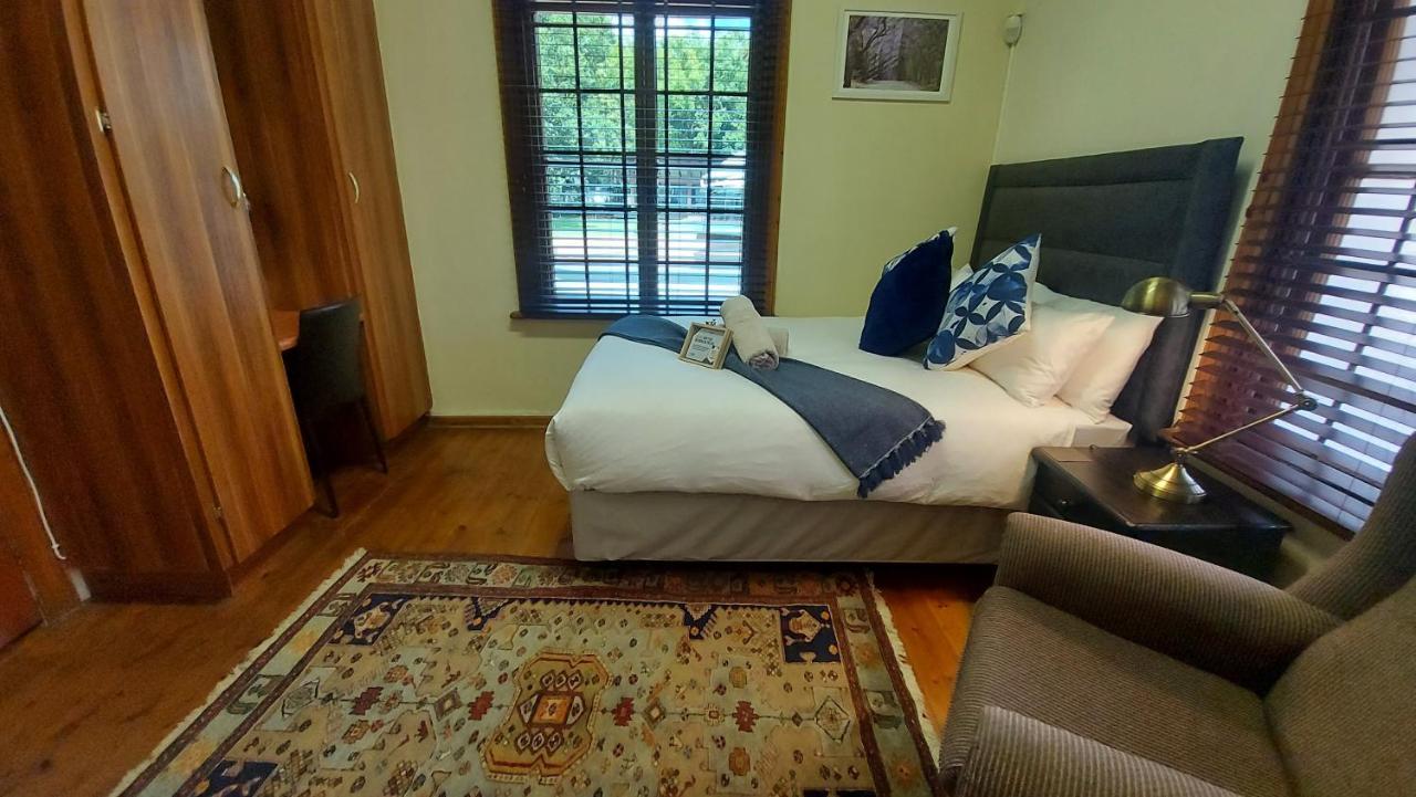 The Oak Potch Guesthouse Potchefstroom Exteriör bild